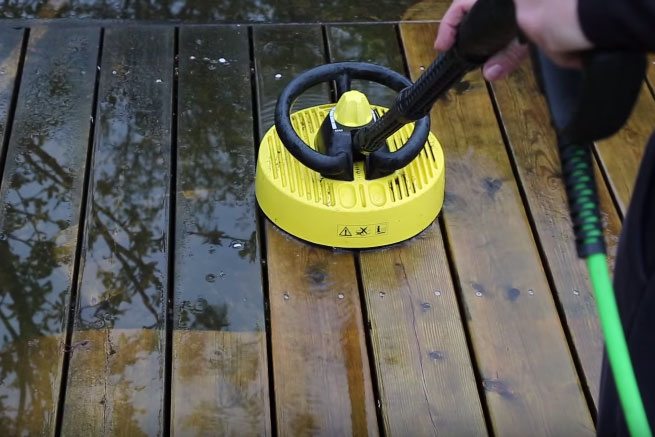 Cleaning timber deck